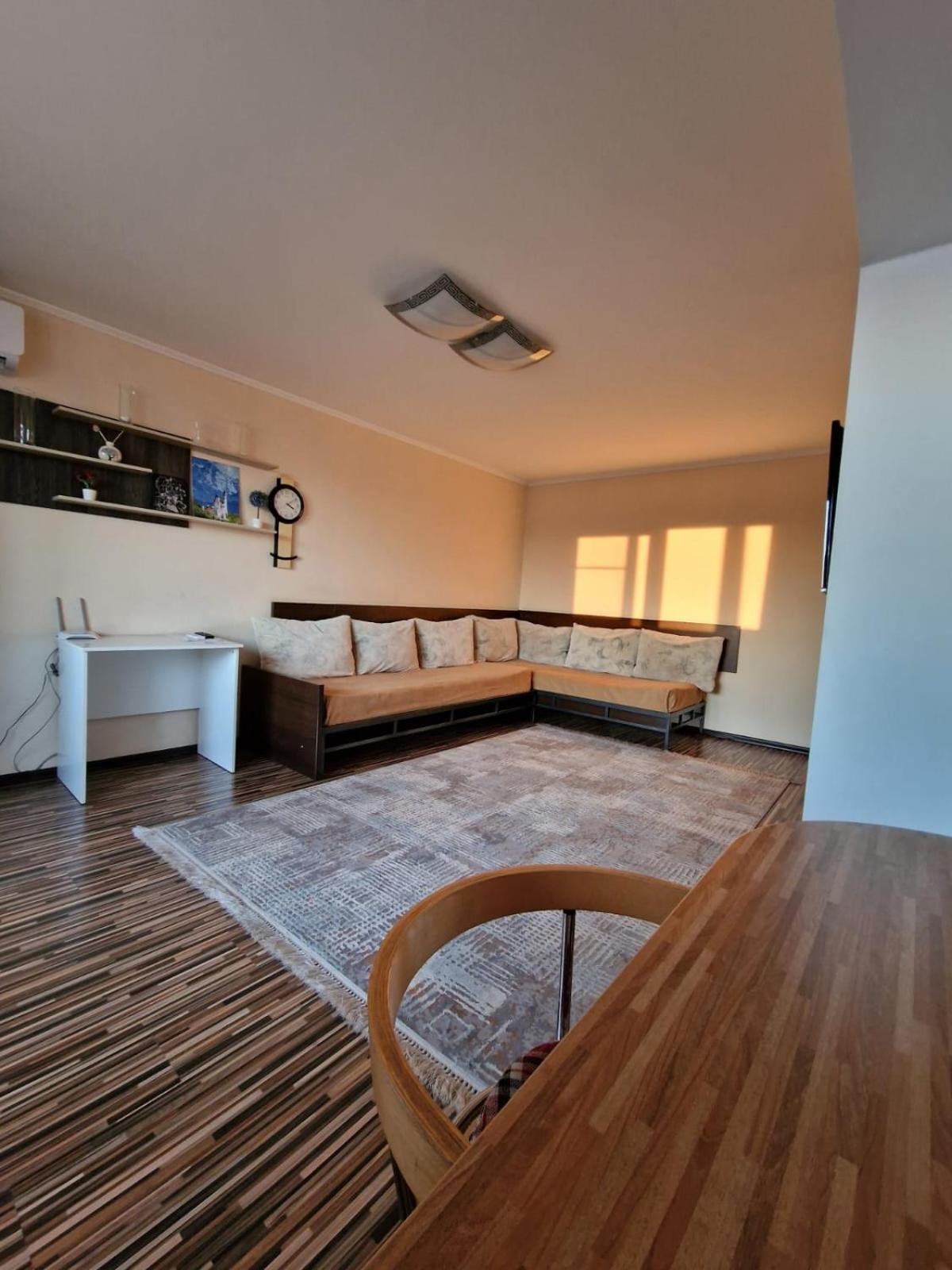 Apartment On Republic Square Ustʼ-Kamenogorsk Dış mekan fotoğraf