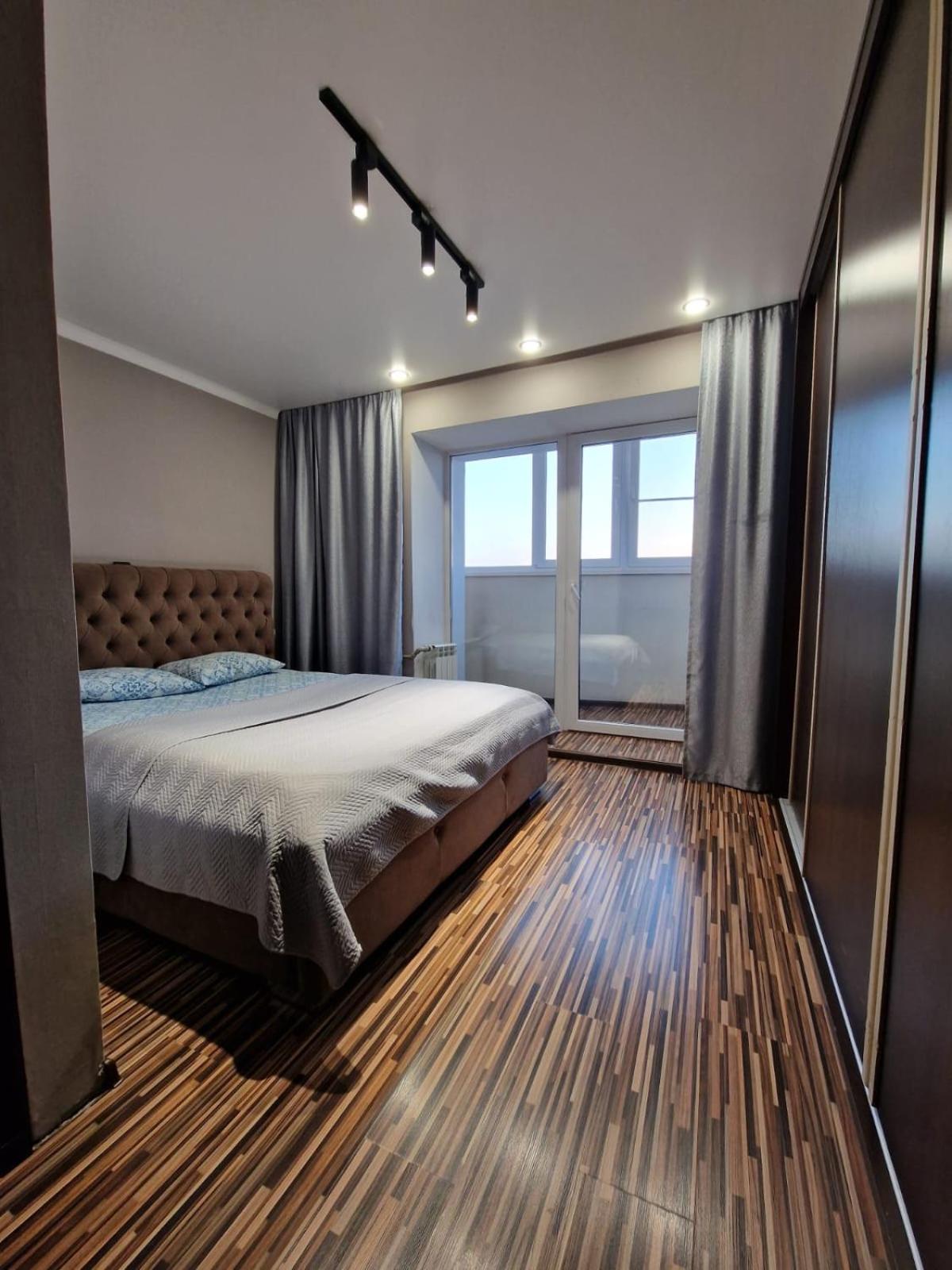 Apartment On Republic Square Ustʼ-Kamenogorsk Dış mekan fotoğraf
