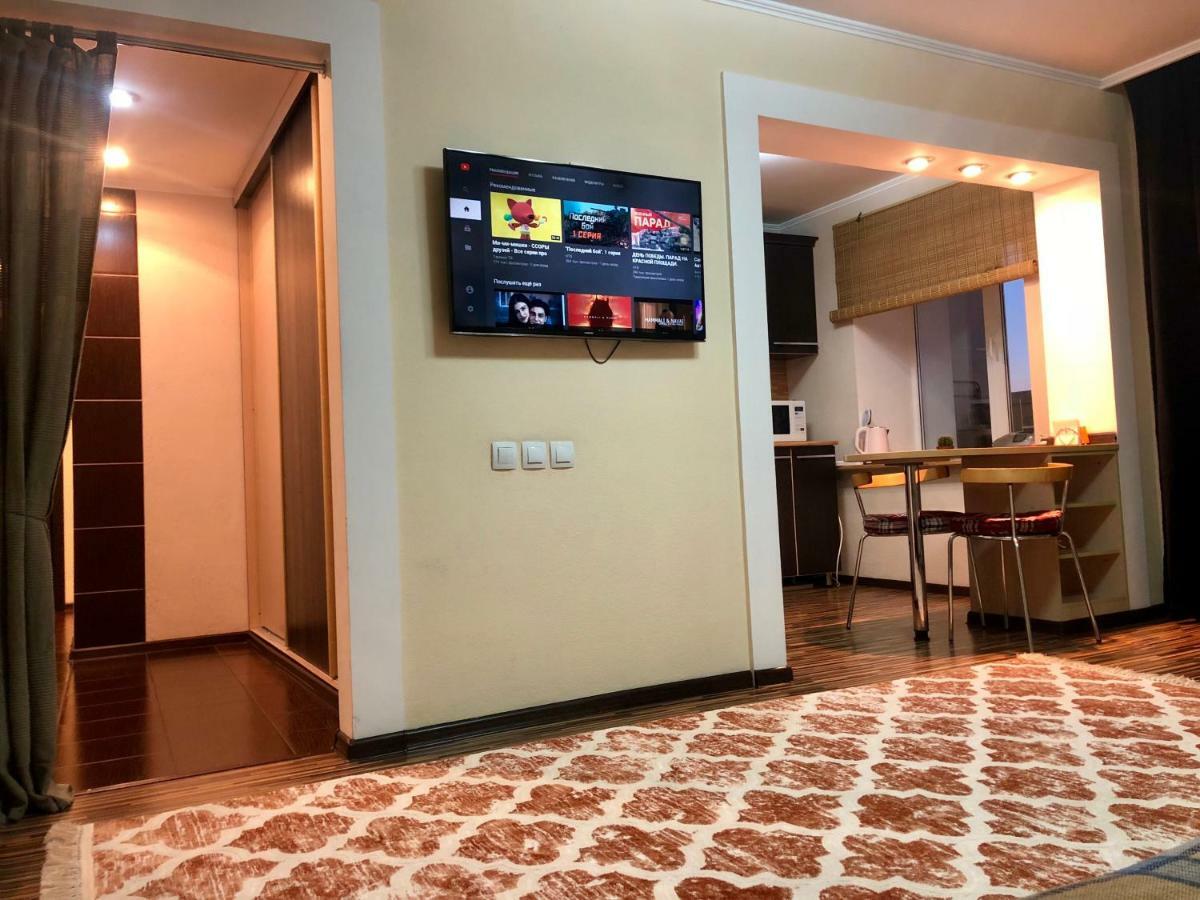 Apartment On Republic Square Ustʼ-Kamenogorsk Dış mekan fotoğraf